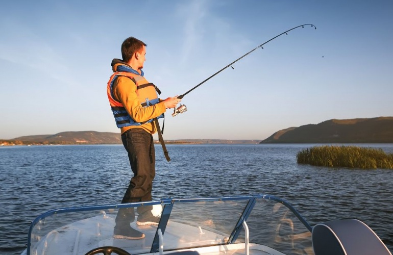 Ryby na Mazurach: bogactwo gatunków i tradycje wędkarskie